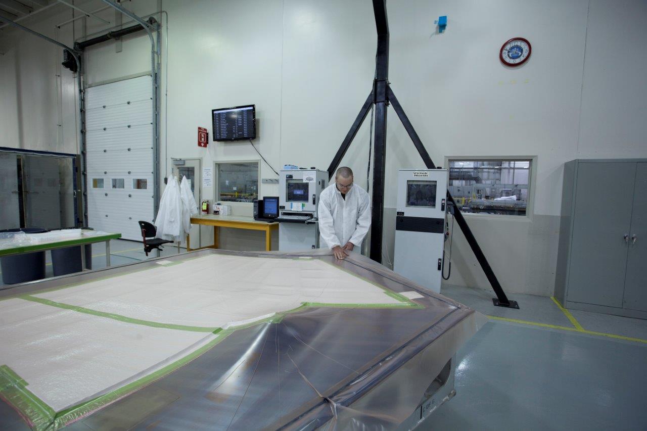 Horizontal stabilizer skin on tool (bagged and under the Virtek) 9